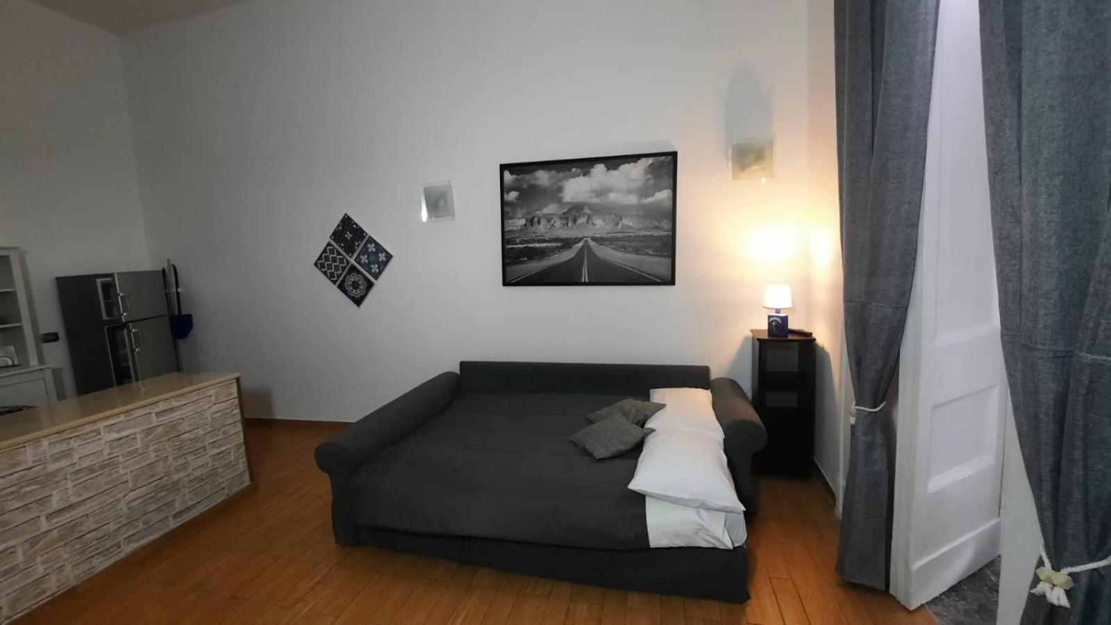 White Home Quartieri Spagnoli Neapel Exteriör bild